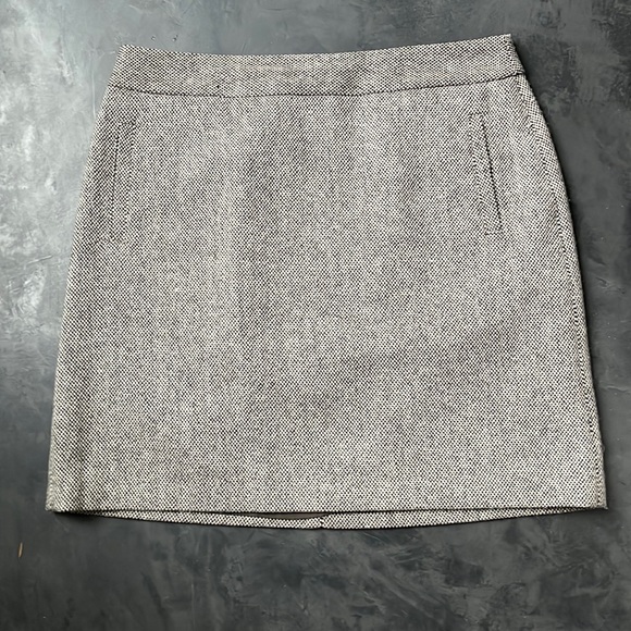 Banana Republic Wool Tweed Mini - Picture 1 of 8